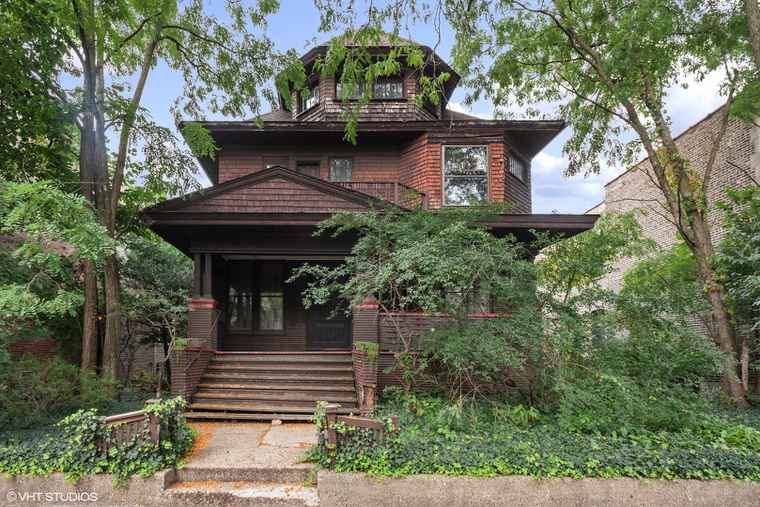 Photo of 1436 W Foster Ave Chicago, IL 60640