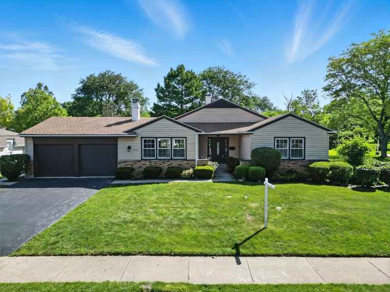 Photo of 954 W Peregrine Dr Palatine, IL 60067