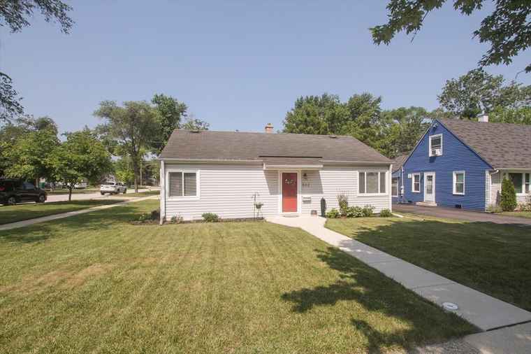 Photo of 502 N Craig Pl Lombard, IL 60148