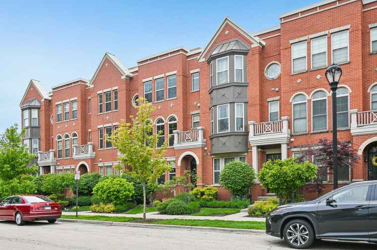 Photo of 8638 Narragansett Ave #31 Morton Grove, IL 60053