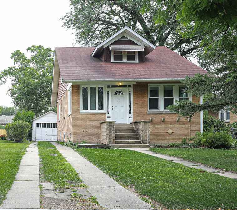 Photo of 427 S Cornell Ave Villa Park, IL 60181