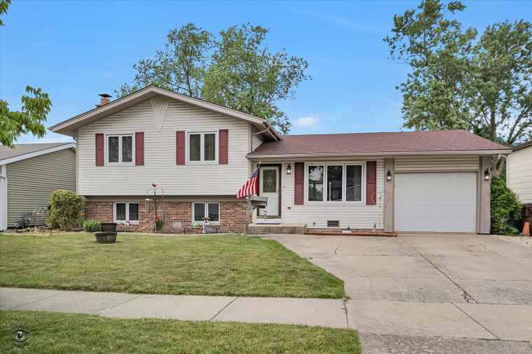 Photo of 5142 Elmwood Rd Oak Forest, IL 60452