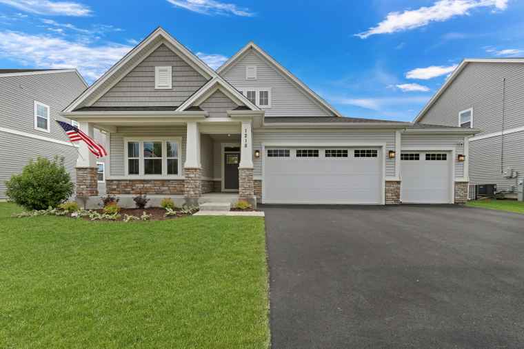 Photo of 1218 White Lake Dr Antioch, IL 60002