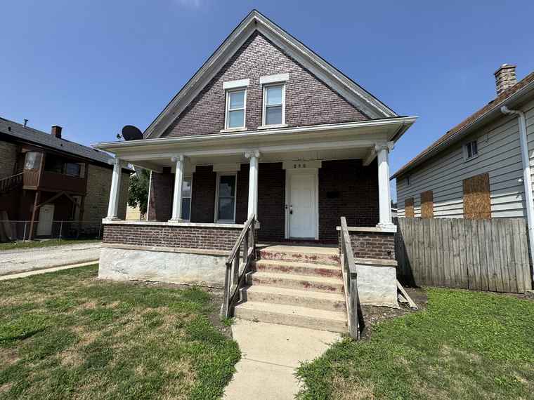 Photo of 409 N Broadway St Joliet, IL 60435
