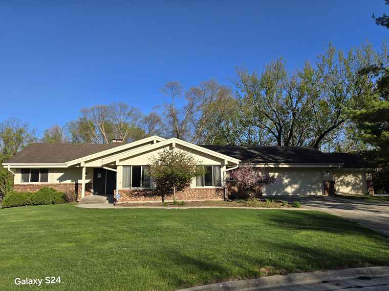 Photo of 5727 Wedgewood Ct Rockford, IL 61107