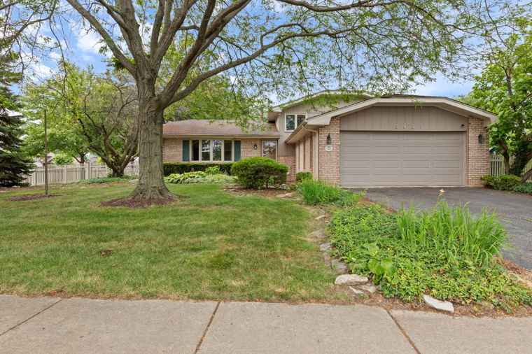 Photo of 13635 W Ironwood Cir Homer Glen, IL 60491