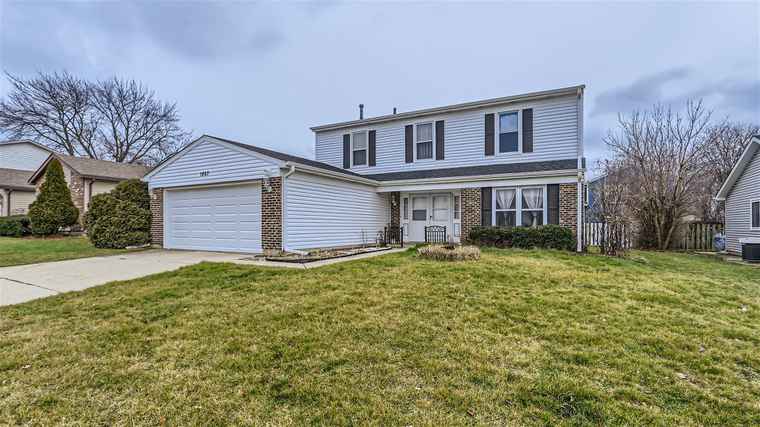 Photo of 1867 Deere Ln Glendale Heights, IL 60139