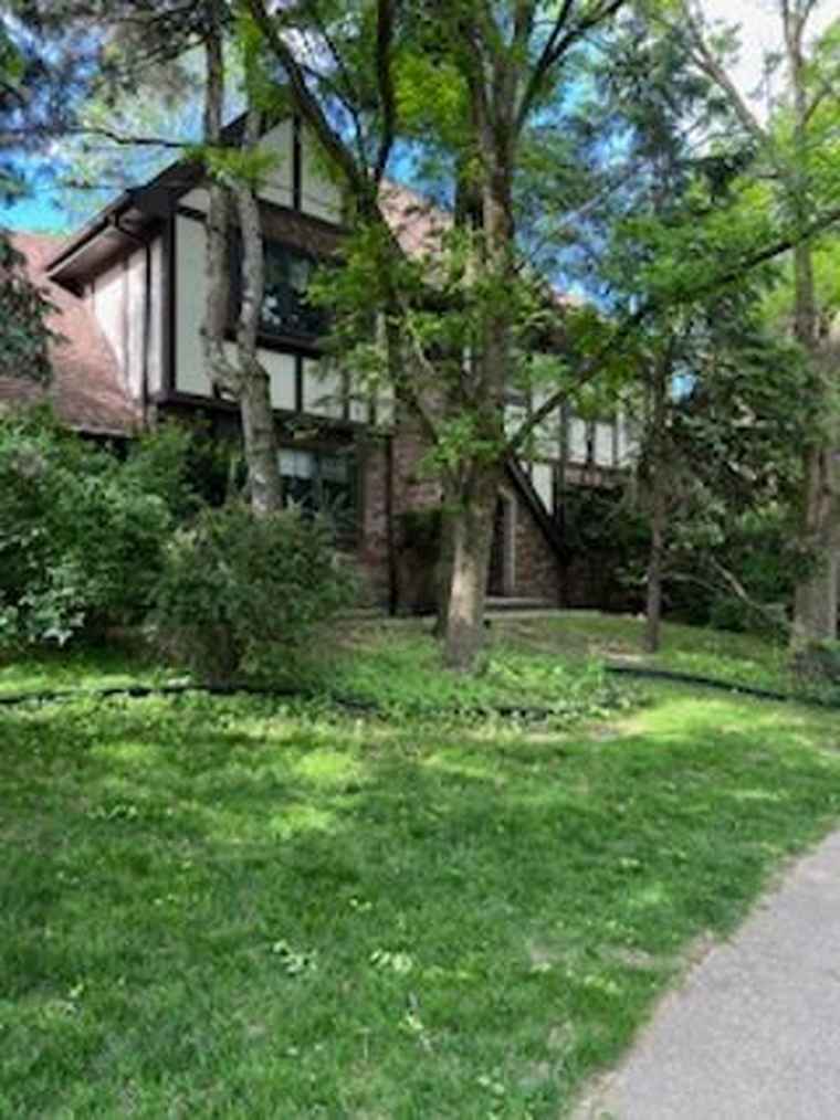 Photo of 3824 Grove Ave Western Springs, IL 60558