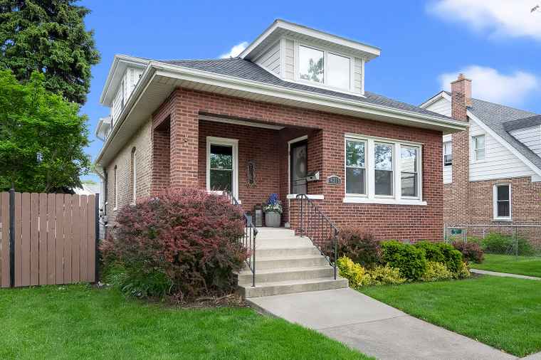 Photo of 4215 Forest Ave Brookfield, IL 60513