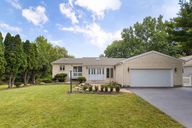 Photo of 2027 Alta Vista Dr Waukegan, IL 60087