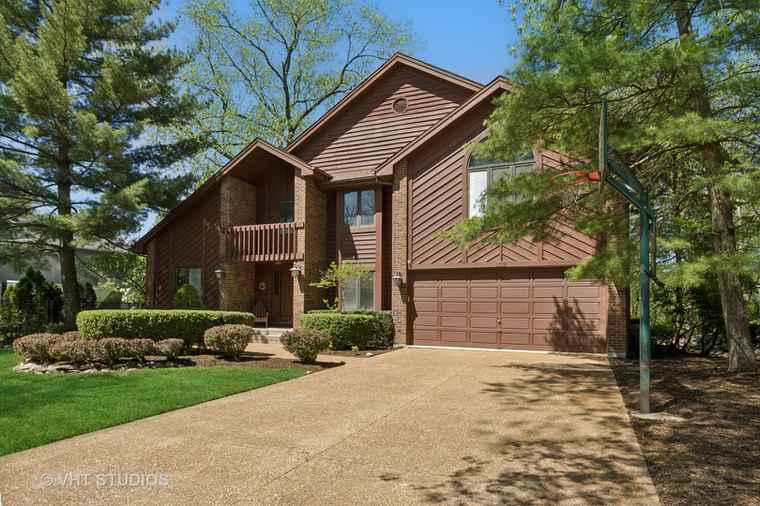 Photo of 4460 Williamsburg Ct Rolling Meadows, IL 60008