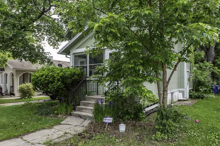 Photo of 1502 Henry Pl Waukegan, IL 60085