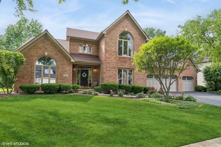 Photo of 727 Mesa Dr Naperville, IL 60565