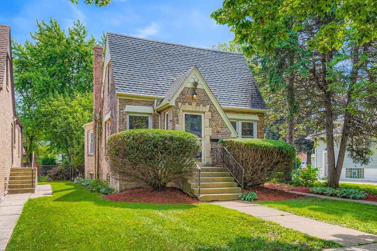 Photo of 4017 Park Ave Brookfield, IL 60513