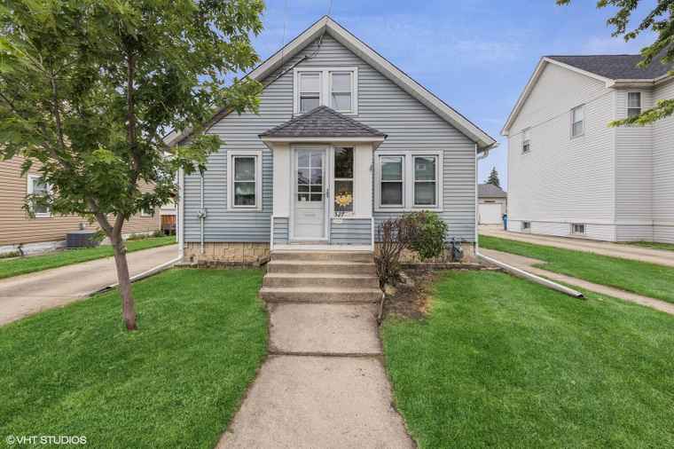 Photo of 527 W Green St Bensenville, IL 60106