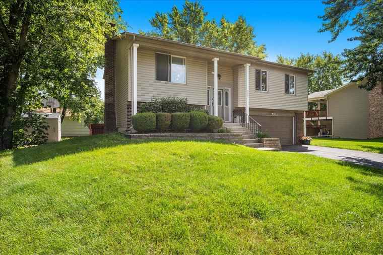 Photo of 222 Aspen Ct Bolingbrook, IL 60440