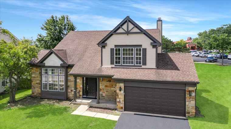 Photo of 1740 Bradford Ln Crystal Lake, IL 60014