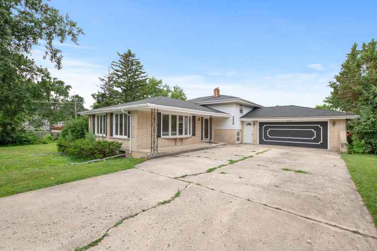 Photo of 3928 N Cass Ave Westmont, IL 60559