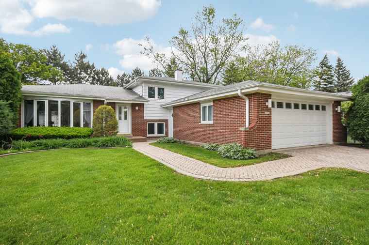 Photo of 7913 Grant St Darien, IL 60561