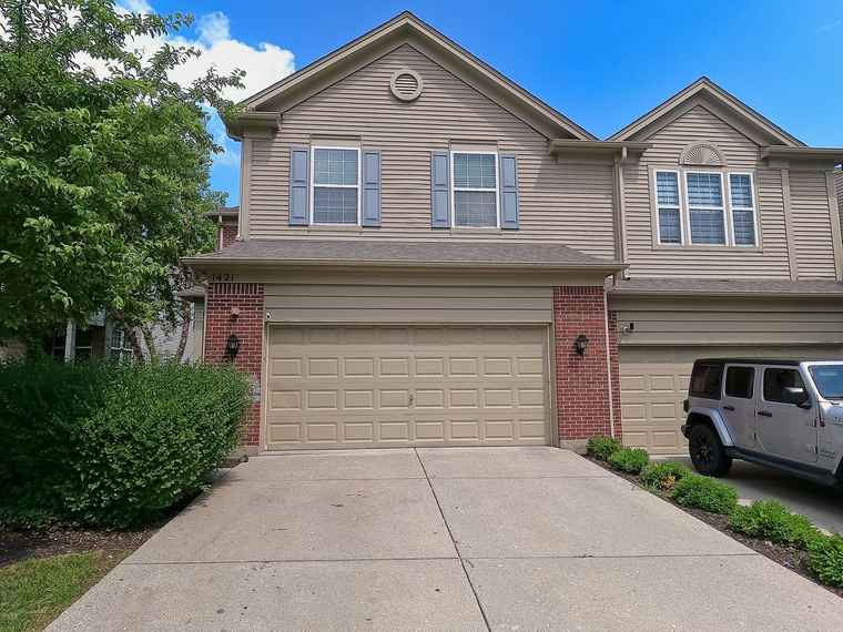 Photo of 1421 Yellowstone Dr Streamwood, IL 60107