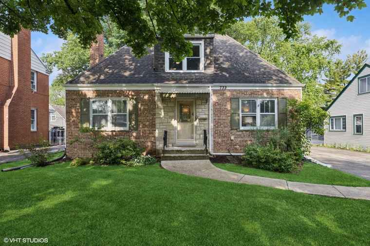 Photo of 732 S La Grange Rd La Grange, IL 60525
