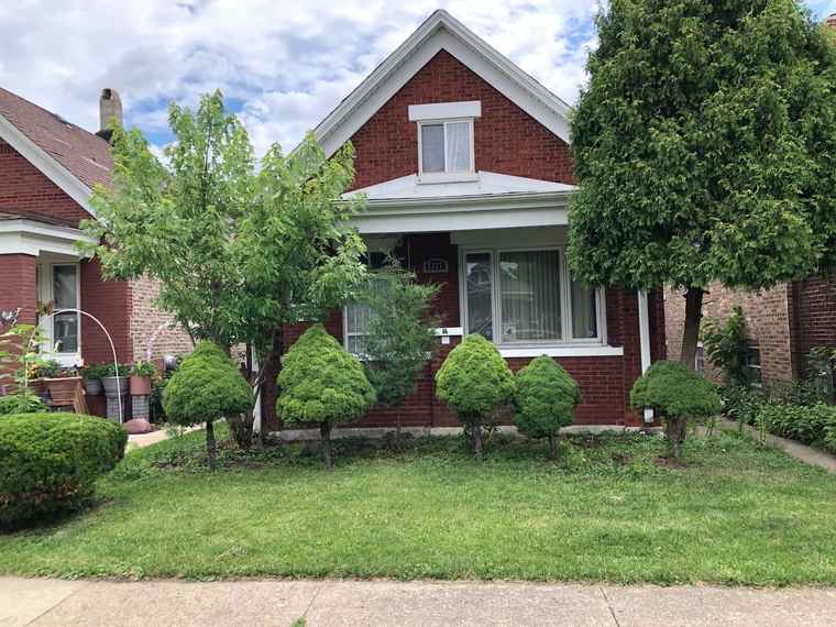 Photo of 2327 Harvey Ave Berwyn, IL 60402