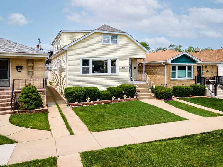 Photo of 4130 N Oketo Ave Norridge, IL 60706