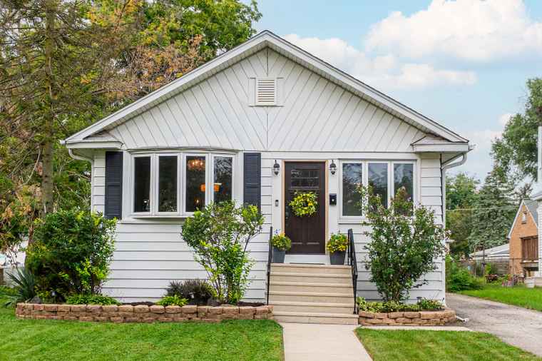 Photo of 326 S Wisconsin Ave Villa Park, IL 60181
