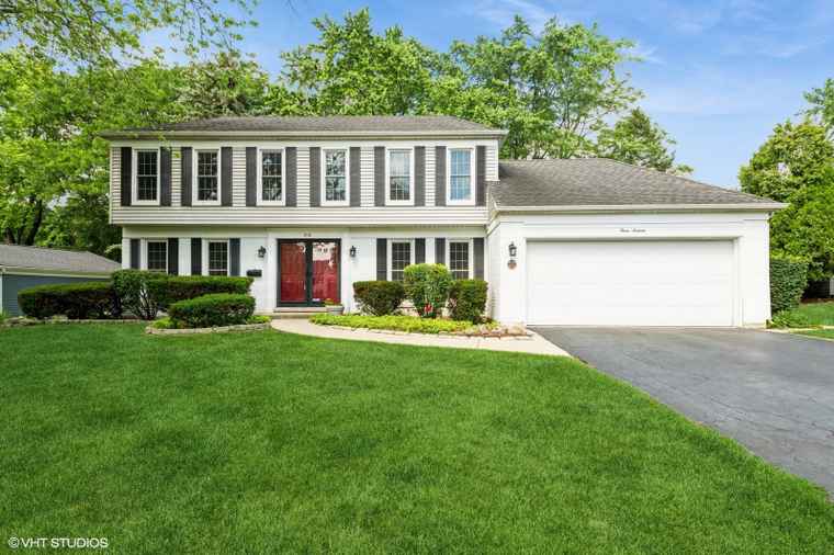 Photo of 316 Ambleside Dr Roselle, IL 60172