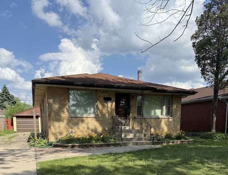 Photo of 1369 Superior Ave Calumet City, IL 60409