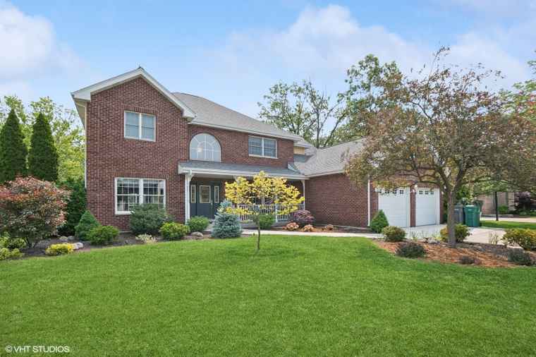 Photo of 1373 Notre Dame Dr Lemont, IL 60439