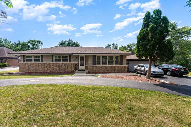 Photo of 17212 Harlem Ave Tinley Park, IL 60477