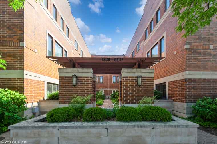 Photo of 6531 N Lincoln Ave #6 Lincolnwood, IL 60712