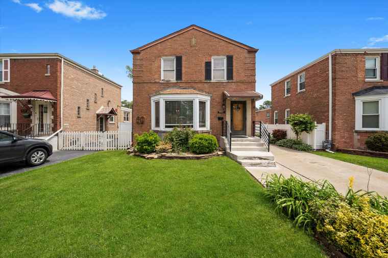 Photo of 9141 S Albany Ave S Evergreen Park, IL 60805