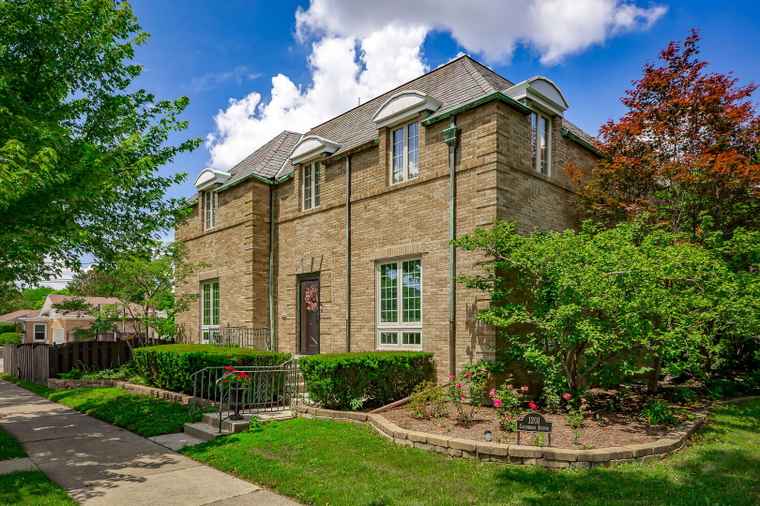 Photo of 1201 Columbian Ave Oak Park, IL 60302