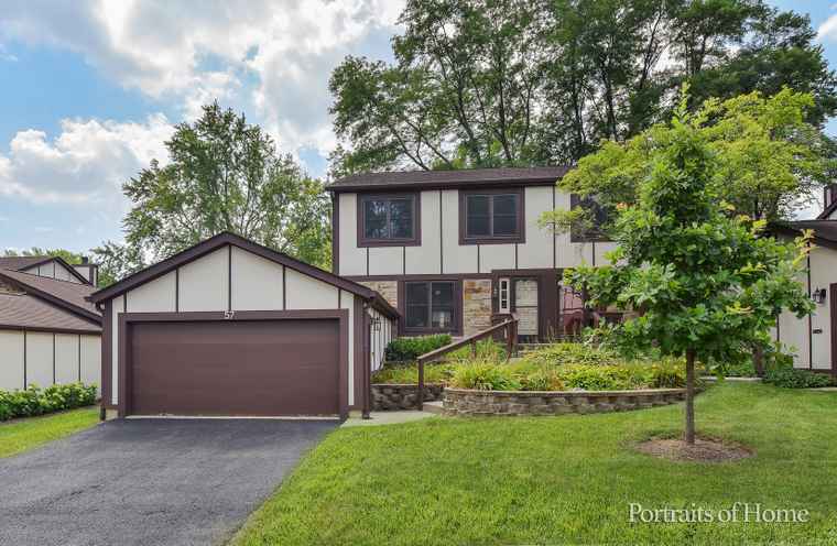 Photo of 57 White Oak Cir St. Charles, IL 60174