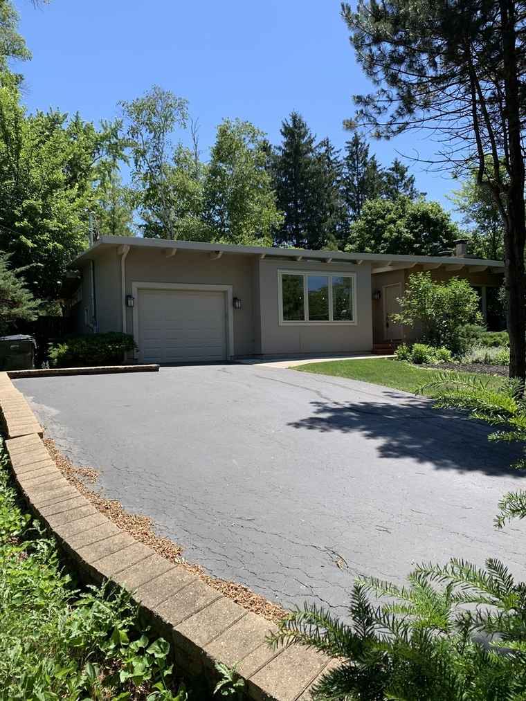 Photo of 743 Dundee Ave Barrington, IL 60010