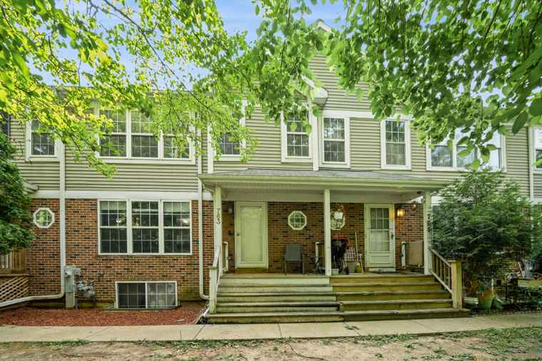 Photo of 763 Highview Ct Antioch, IL 60002