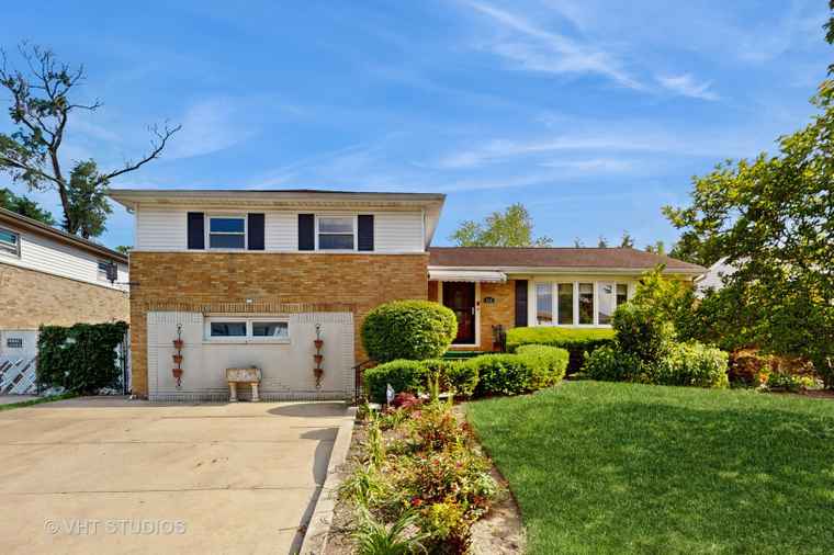 Photo of 270 Concord Dr Melrose Park, IL 60160
