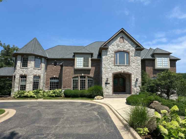 Photo of 16W122 91st St Burr Ridge, IL 60527
