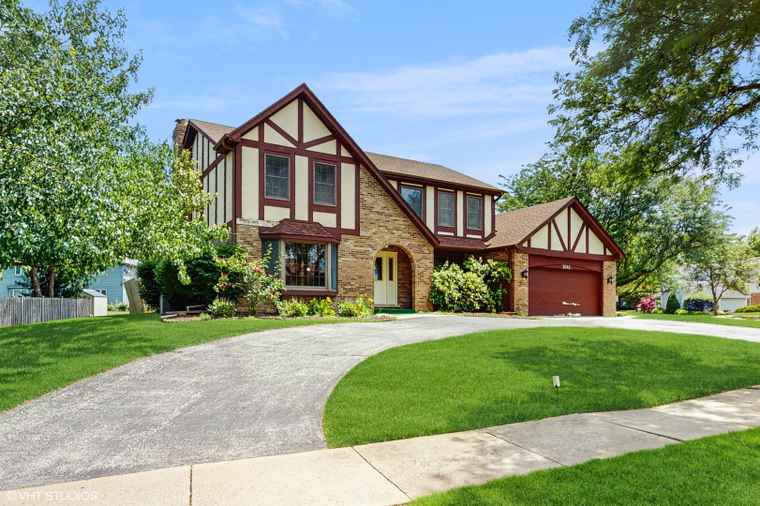 Photo of 3042 Carmel Dr Flossmoor, IL 60422
