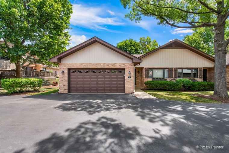 Photo of 81 Castle Rock Ln Bloomingdale, IL 60108