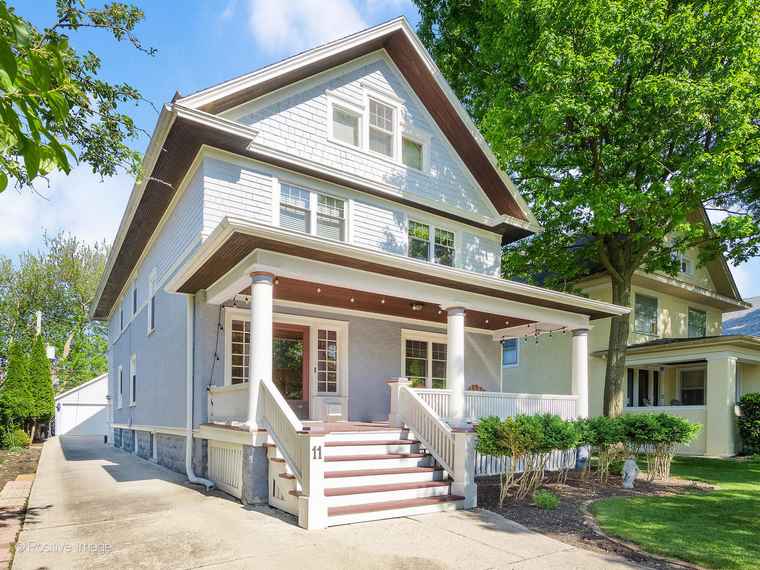 Photo of 11 S Catherine Ave La Grange, IL 60525
