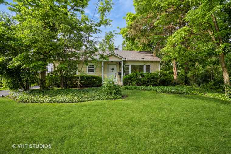 Photo of 1731 Maple Ave Northbrook, IL 60062