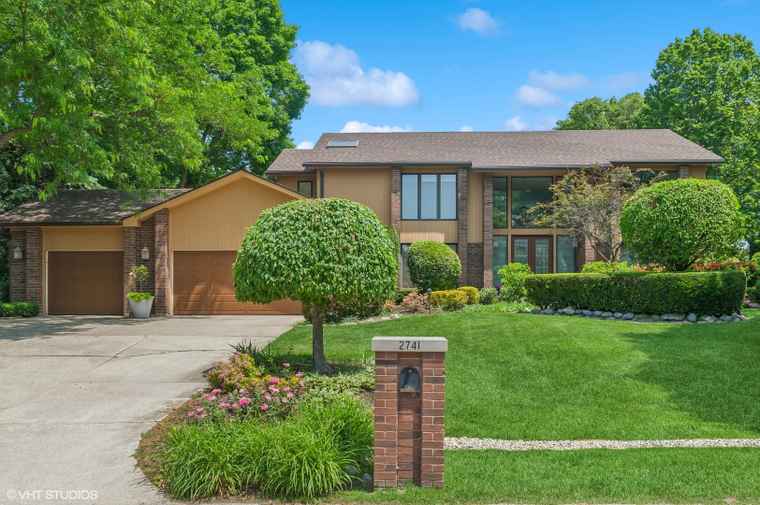 Photo of 2741 Acacia Ter Buffalo Grove, IL 60089