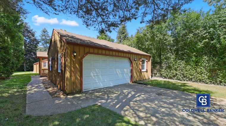 Photo of 1022 Estes Ave Lake Forest, IL 60045