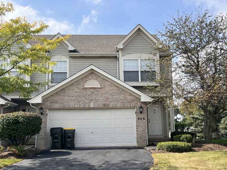 Photo of 900 Windstone Ct Lake In The Hills, IL 60156