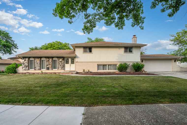 Photo of 14111 Tod William Dr Orland Park, IL 60462