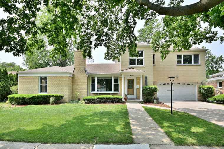 Photo of 8318 Kilbourn Ave Skokie, IL 60076