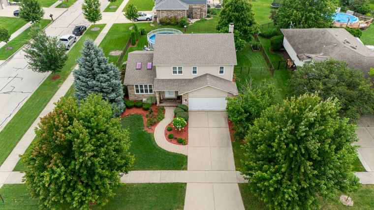 Photo of 18809 Camden Ct Mokena, IL 60448